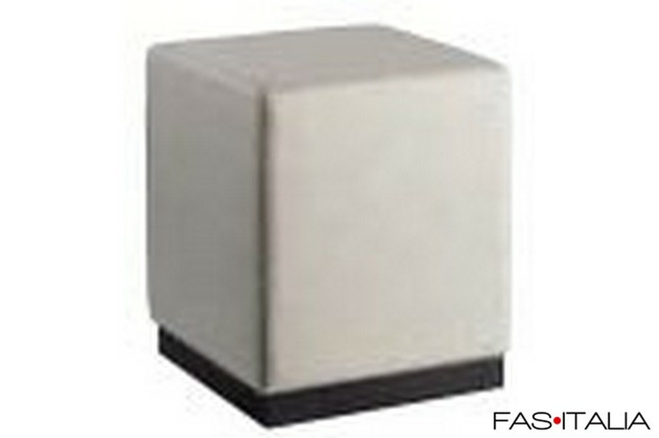 Pouf cubico con zoccolo wenghè