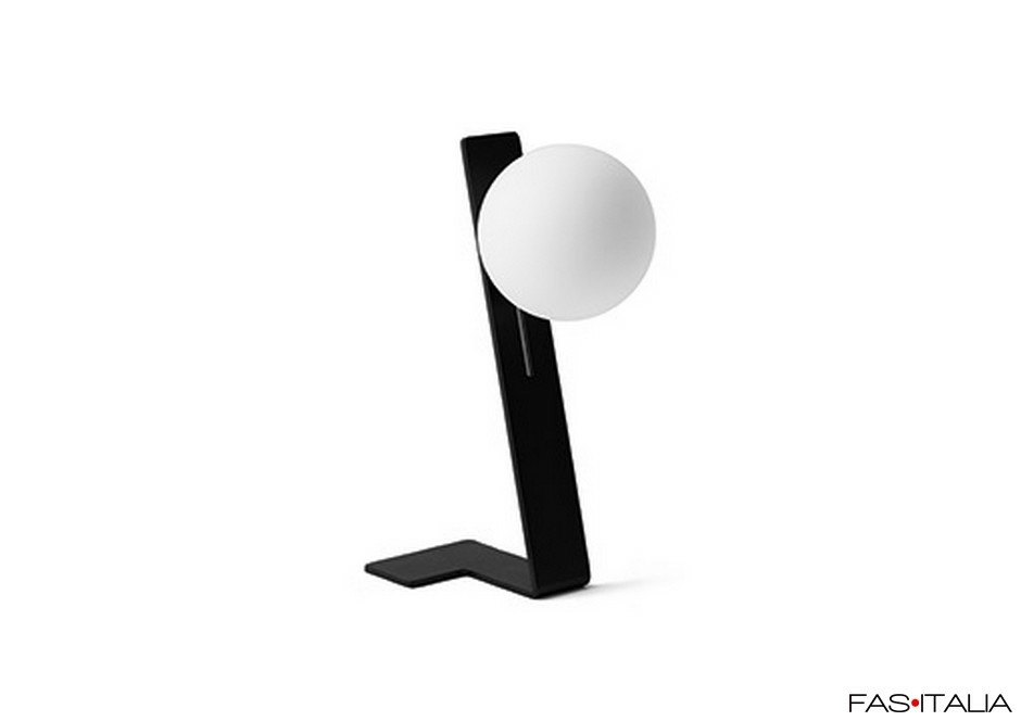 Lampada da tavolo in metallo e vetro