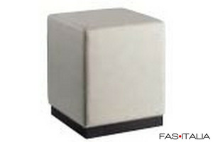 Pouf cubico con zoccolo wenghè
