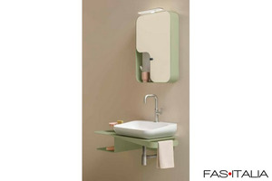 Arredo bagno con consolle e specchiera in metallo